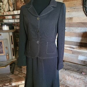 Womens Jones New York Skirt Suit Set Size 4